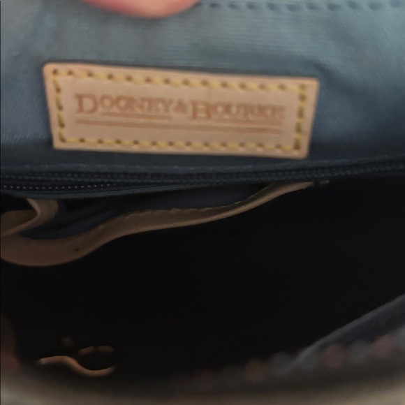 Dooney and Bourke black monogram shoulder bag with matching wallet - Picture 7 of 11